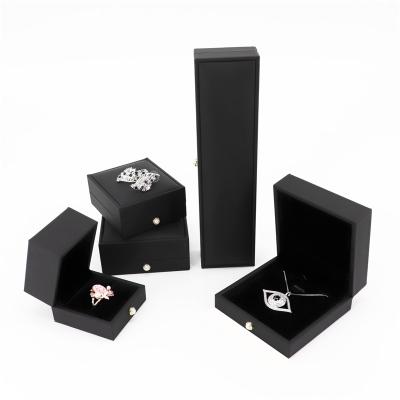 China Custom Modern Elegant Black PU Leather Jewelry Box Factory Packaging Jewelry Box For Jewelry for sale