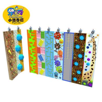 China Outdoor Plastic Amusement Park Climbing Wall Holds 1 Years Warranty for sale