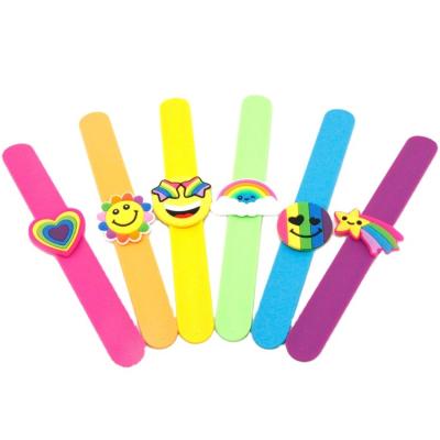 China Soft Cute Toy Cheaper Slap Rainbow Clapping Circle Hand Strap Paipai Wristband Silicone Wristband Silicone For Kids for sale