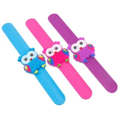 China Toy New Hot Cheaper Silicone Owl Animals Soft Cute Circle Wrist Strap Paipai Slap Band Clap Bracelet For Kids for sale