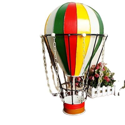 China Europe Manufacturer Directly Sale Iron Colorful Crafts Vintage Balloon Pattern For House Decoration for sale