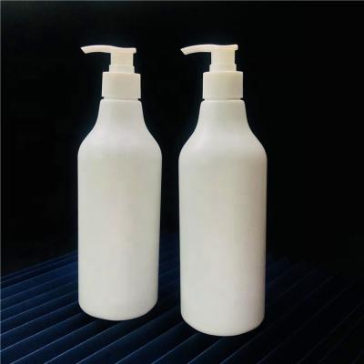 China PLASTIC PACKAGING HDPE 550ml 84 Disinfectant Bottle Pump Dispenser Bottle White Empty Shampoo Bottle for sale