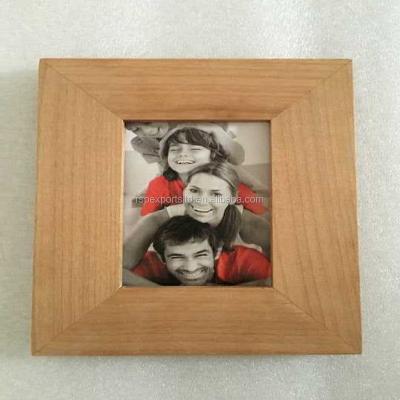 China Popular Wooden Alder Wood Picture Frame with Good Price for sale