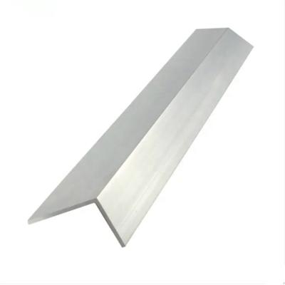 中国 Foundation Structural Steel Profiles Angle Steel Bar For Structure 販売のため