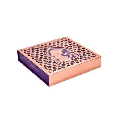 China High Quality Recycled Materials Gold Stamping Design Custom Packaging Box for sale