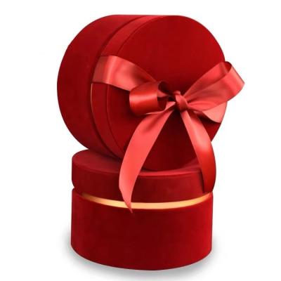 China Recycled Materials Wholesale Round Pile Gifts Box Velvet Wedding Favor Candy Box for sale