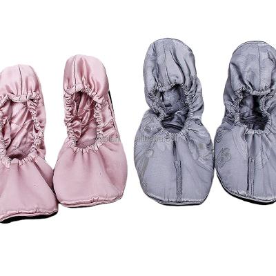 China Trending 100% Real Fashion Soft And Comfortable Silk Home Shoes Couples Slippers Silk Slipper for sale