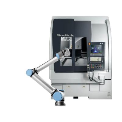 中国 3 Axis CNC Machine With Collaborative Robot Arm UR10e Cobot For High Precision Milling 販売のため