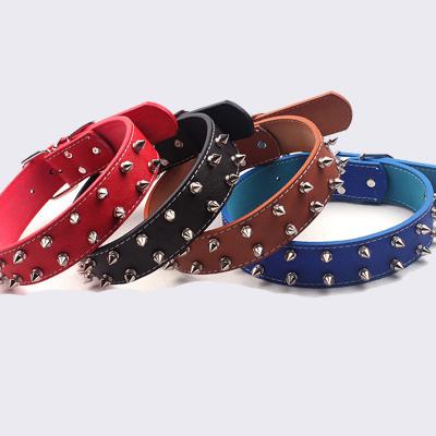 China Personalized Hot Selling Pointed Dog Collar Dog Collar Mine Bull Nailed Leather Dog Collar for sale