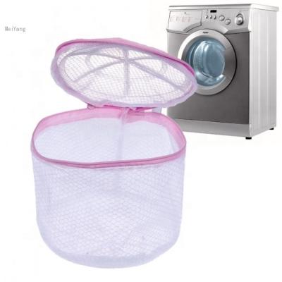 Cina Traditional Cylinder Shape Bra Underwear Wash Bag For Washing Machine in vendita