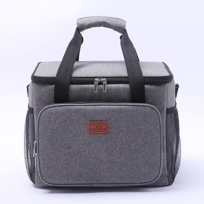 China M Size Waterproof Lunch Cooler Bags Insulated For Outdoor Picnic With Shoulder Strap Aluminum Inner Surface for sale