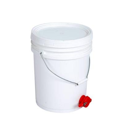 China Beekeeping Equipment 25L 20L 15L Food Grade Honey Storage Tank With Honey Plastic Honey Pail Holder for sale