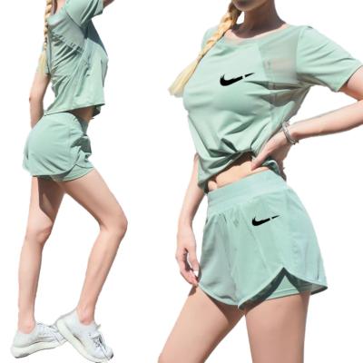 China Fashion New Design Logo Embroidery Solid Color Breathable Breathable Custom Women Crop Top Women Two Piece Set Jogging Tracksuits Sweatsuit for sale