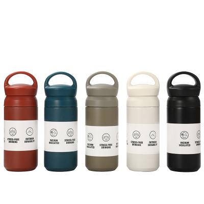 China 2021 Wholesale Japanese Style Vacuum Wall Insulated Double Stored Tumbler Portable Water Bottle With Handle for sale