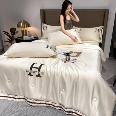 China Set de colcha de verano de seda lavada de lujo con 1 cubierta 1 sábana plana y 2 fundas de almohada en venta