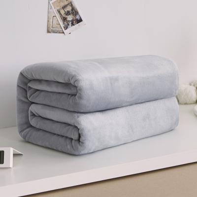 China Simple Style Coral Fleece Blanket Solid Flannel Pet Blanket Polyester Throw Blanket for sale