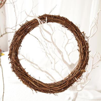 China Festive Window and Door Hanging Rattan Ring Artifi for 35cm Natural Grapevine Wreaths for sale