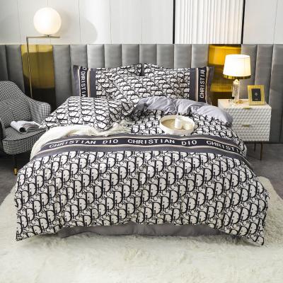 China Christmas Gift Luxury Super Soft 100% Polyester 4 Piece Bedding Set Geometric Pattern for sale