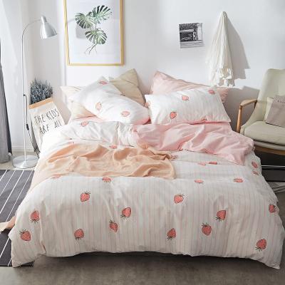 China 100% katoenen dekbed set Kawaii aardbeien dekbed voor babybed in de slaapkamer Te koop