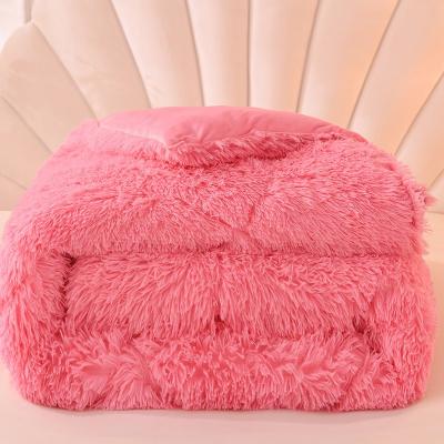 China Super Soft Plush Quilt with Artificial Velvet and 100% Polyester Filling Pink Bedding for sale