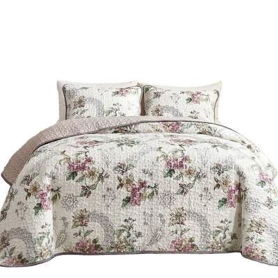 China Experience Ultimate Comfort with this 3 pcs Customizable Luxury Printed Quilted Set for sale