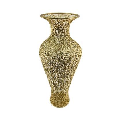 China New Design Classic/Postmodern Home&wedding Decor Wrought Iron Flower Vase Gold Hollow-carved Metal Flower Pots for sale