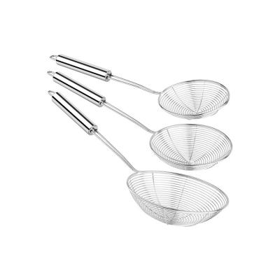 China Sustainable Utensils Long Handle Strainer Kitchen Food Skimmer Sieve Cooking Colander for sale