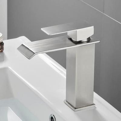 China Universal Vessel Thermostatic Vanity Design Waterfall Bathroom Faucets SUS304 Single Lever Hot And Cold Water Basin Faucet à venda