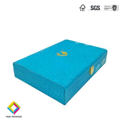 China Caja de viaje de cartón Papel Caja de maleta de lujo con mango Maleta de lujo Caja de regalo para ropa en venta