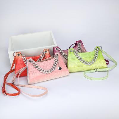 China 2021 Summer Eco-Friendly Luxury Trending Leather Chain Cross - Body Bags For Women for sale