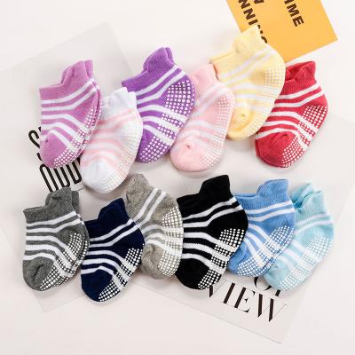 China QUICK DRY Custom Cute Organic Cotton Baby Ankle Newborn Anti-Skid Socks Infants With Handle for sale