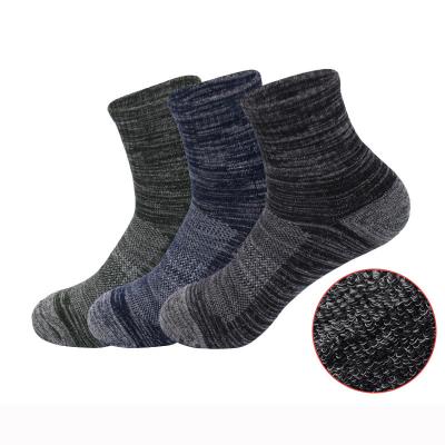 China Latest QUICK DRY hot selling men's causal sports coustom traning socks, custom design for men for sale