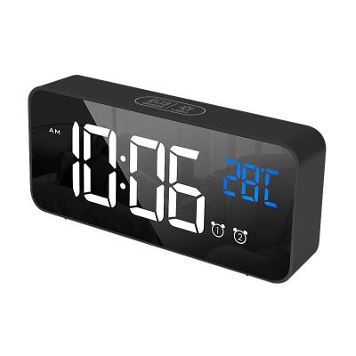 China LUMINOVA Desk and Table Clocks, Mirror Smart Digital Clock, Kids Led Alarm Clock with USB Port for sale