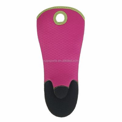 China Printed Custom Design Neoprene Microwave Oven Mitts for sale