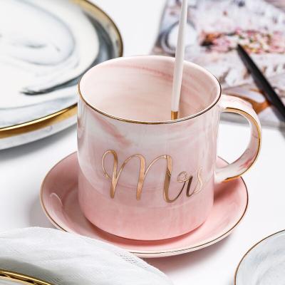 China Wholesale Creative Marble Ceramic Mug Stocked Design 380ml Mug Couples Gift Set Mr. And Mrs. Porcelain Coffee Mug With Lid for sale