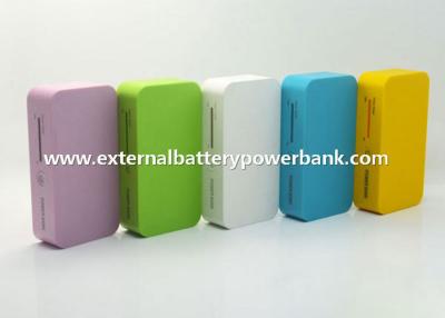 中国 OEM 昇進のギフトのための小型速い充満力銀行充電器 5200mah 販売のため