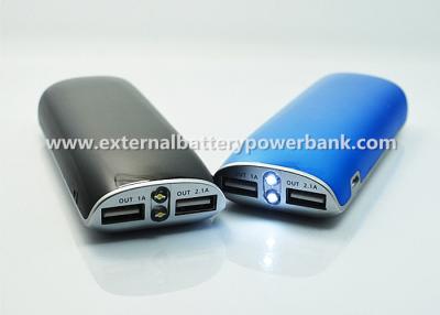 China 5600mAh Dual tocha do flash do diodo emissor de luz do banco do poder 5V/1000mAh do banco do poder de USB à venda