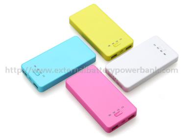 中国 4000mAh USB の出力ポートが付いている移動式充満力銀行吸盤 販売のため