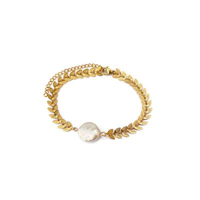 China FASHIONABLE Cute Elegant Halo Good Quality Girlfriend Gift Freshwater Pearl 18K Gold Plated Stainless Steel Jewelry Bracelet for sale