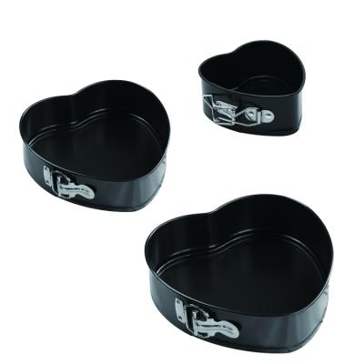 China Stocked Heart Shape Mold Set Springform Non Stick Cake Pan With Easy-Release Buckle for sale