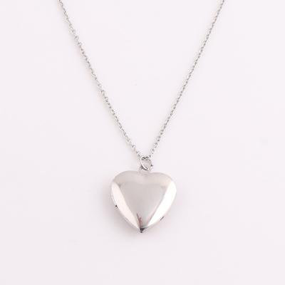 China Fashion Heart Frame Stainless Steel Jewelry CLASSIC High Quality Necklace for sale