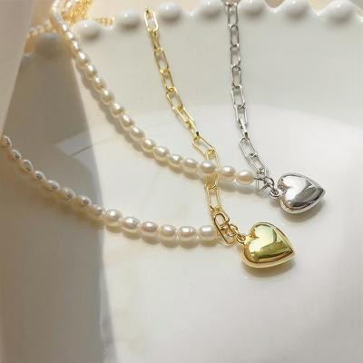 China New Trendy 18K Gold Plated Baroque Pearl Love Heart Necklace For Women Freshwater Pearl Love Heart Choker for sale