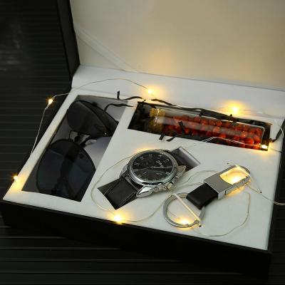 China Cheap 2021 Hot Sale Valentine's Day/Christmas Gift Belt Watch Business Men Gift Set Key Chain Box for sale