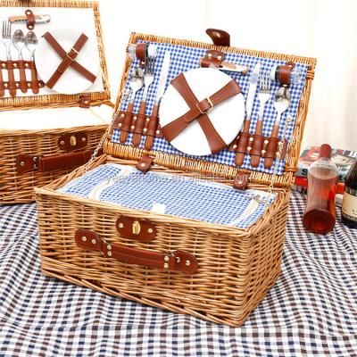 China 2021 Viable Wicker Willow Picnic Basket Hamper With Protable Rattan Low Price for sale