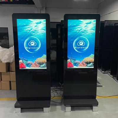 China 55 65 Inch Waterproof Advertising Screen Digital Signage Kiosk Outdoor LCD Display zu verkaufen