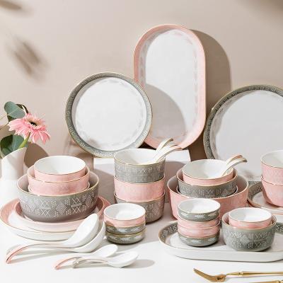 China Sustainable Home Use 9 Pcs In One Set Pink And Gray Two Colors Ceramic Dinnerware Sets With Geometric Pattern And Gold Line For Wedding Gift for sale