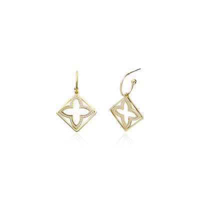 China FASHIONABLE Szesangsang copper-plated quadrilateral enamel white earrings design European and American high sense of fashion simplicity earring for sale