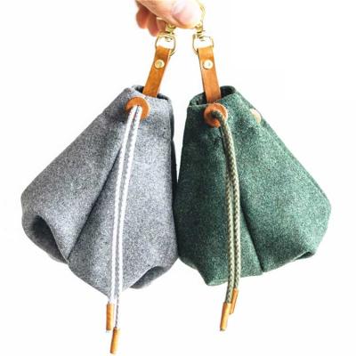 China Sustainable Dog Treat Pocket Outdoor Portable Adjustable Size Dogs Training Bag for sale