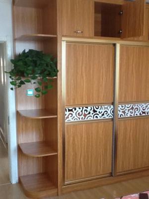 China Home Interiors Custom Bedroom Wardrobes Clothes Cupboard High Glossy Lacquer for sale