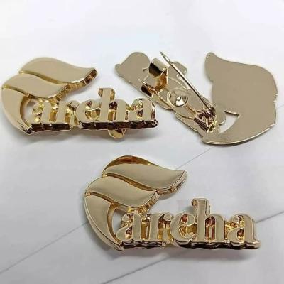 China Wholesale Women Eco-Friendly Gold Metal Brooches Pin Custom Tudung Letter Design Metal Brooch Pin Pearl Pin Needle Hijab Safety Scarf Pins for sale